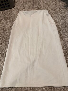 lululemon athletica Cream Pencil Skirt - Minimal Silhouette